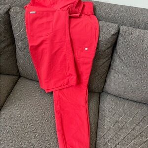 Figs Vibrant limited edition coral Technical Scrub set